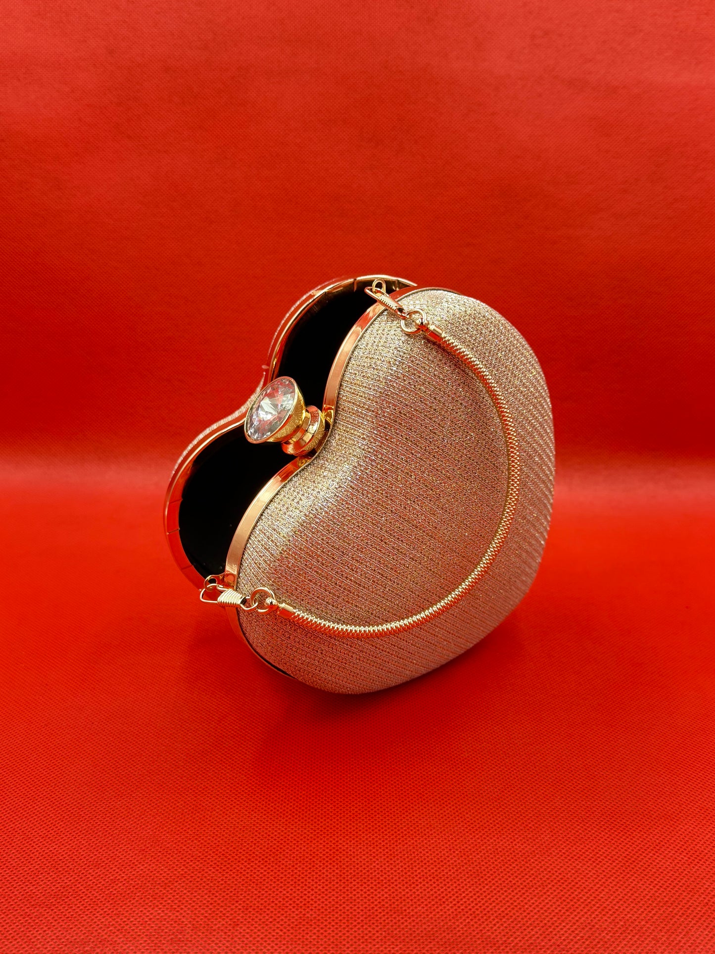 Heart-Shaped Glitter Evening Clutch Bag with Rhinestone Clasp & Gold Chain Strap